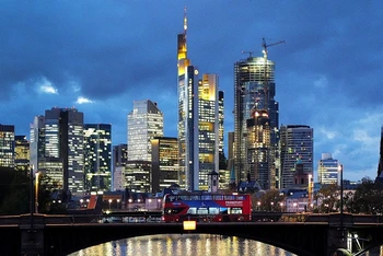 Quang cảnh thành phố Frankfurt, bang Hesse, Đức, ngày 8/11/2023. (Ảnh: Reuters) 