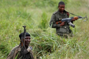Các binh sĩ Lực lượng vũ trang Cộng hòa Dân chủ Congo (FARDC) tại khu vực quanh làng Mukoko, tỉnh Bắc Kivu, ngày 11/12/2018. (Ảnh minh họa: Reuters)