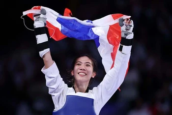 Panipak Wongpattanakit đem về cho Thái Lan tấm Huy chương Vàng đầu tiên ở kỳ Olympic năm nay. (Ảnh: Getty Images) 