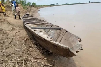 Chiếc tàu gặp nạn. (Ảnh: channelstv.com) 