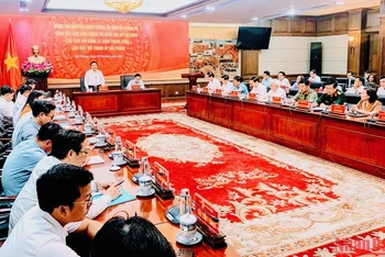 Đồng chí Nguyễn Xuân Thắng phát biểu trong cuộc làm việc với Thành ủy Hải Phòng chiều 9/8.