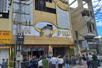Cơ sở kinh doanh karaoke An Phú tại thành phố Thuận An, tỉnh Bình Dương, vừa xảy ra cháy đặc biệt nghiêm trọng làm 32 người tử vong.