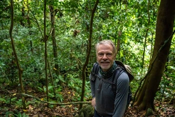 Ngài Christian Manhart, Trưởng đại diện UNESCO tại Việt Nam, chụp tại Vườn quốc gia Phong Nha-Kẻ Bàng, tỉnh Quảng Bình – một trong số các Di sản thiên nhiên thế giới tại Việt Nam. (Ảnh: UNESCO)