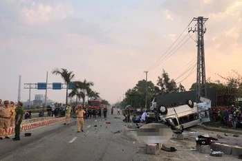 Hiện trường vụ tai nạn đặc biệt nghiêm trọng tại Quảng Nam khiến 8 người tử vong. (Ảnh: Ủy ban An toàn giao thông quốc gia) 