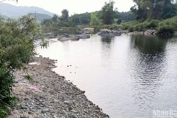 Đoạn suối Nước Lác, nơi cháu Đinh Văn Binh và Đinh Khánh Phong bị đuối nước thương tâm.
