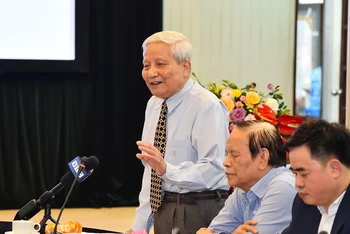 Nhà báo lão thành Hà Đăng phát biểu tại tọa đàm: Tổng Bí thư Nguyễn Văn Linh và "Những việc cần làm ngay", chiều 24/4.