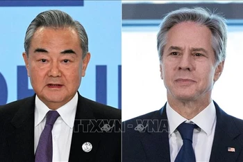 Bộ trưởng Ngoại giao Trung Quốc Vương Nghị (trái) và Ngoại trưởng Mỹ Antony Blinken. Ảnh: AFP/TTXVN 
