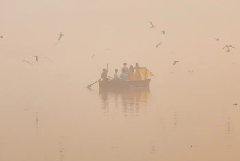 Ngày 5/11, Bộ trưởng Môi trường Ấn Độ Gopal Rai cho biết, Delhi đang muốn sử dụng mưa nhân tạo để giảm thiểu tình trạng ô nhiễm không khí đang ngày càng nghiêm trọng tại thành phố này. (Ảnh: Reuters)