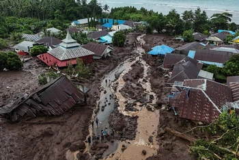 Đợt lũ quét và lở đất hồi tháng 8 tại Indonesia. (Ảnh: Reuters)