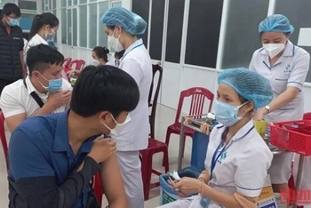 Từ năm 2020 đến tháng 6/2022, Quảng Ngãi có 63 viên chức y tế thôi việc, bỏ việc. 