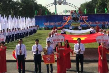 Lễ khai mạc Đại hội thể dục thể thao lần thứ IX, tại Quảng Trường Nguyễn Văn Linh, thành phố Hưng Yên.