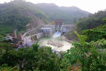 Nhà máy thủy điện Khuổi Luông đã hoàn thành xây dựng tháng 12/2019, nhưng đến nay vẫn chưa thể đi vào vận hành chính thức.