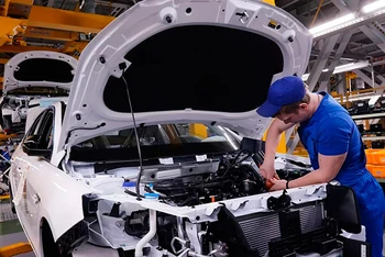 Số lượng xe hơi sản xuất tại Nga năm 2022 giảm 67% so mức của năm 2021. (Ảnh: motor.ru)