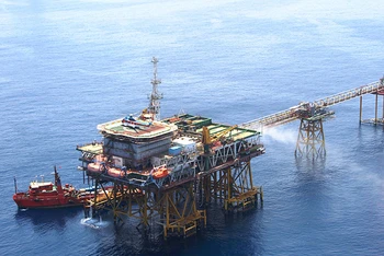 Công trình khai thác dầu khí trên biển.