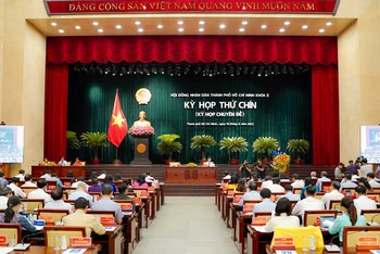 Quang cảnh kỳ họp thứ 9, Hội đồng nhân dân Thành phố Hồ Chí Minh.