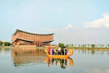 Nhà hát Dân ca Quan họ Bắc Ninh tại khu Viêm Xá, phường Hòa Long, thành phố Bắc Ninh.
