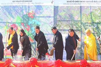 Lễ khởi công xây dựng công trình Đền thờ liệt sĩ tại Khu lịch sử-văn hóa đèo Phạ Đin.