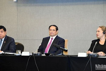 Thủ tướng Phạm Minh Chính tọa đàm với các doanh nghiệp New Zealand.