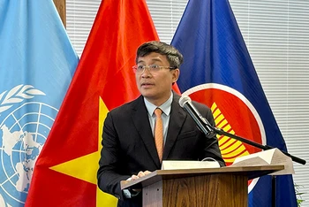 Thứ trưởng Thường trực Ngoại giao Nguyễn Minh Vũ, Trưởng đoàn đại biểu Việt Nam phát biểu.