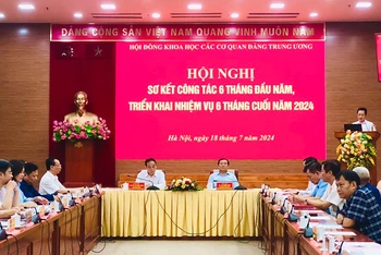 Toàn cảnh hội nghị.