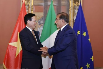 Chủ tịch nước Võ Văn Thưởng gặp Chủ tịch Thượng viện Italia (Ảnh: TTXVN)
