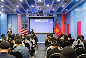 Một hoạt động dành cho giới trẻ ở Trung tâm Hoa Kỳ tại Hà Nội. (Ảnh Đại sứ quán Hoa Kỳ)