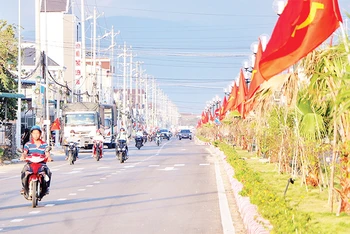 Tuyến đường đôi vào thành phố Phan Rang-Tháp Chàm đoạn phía nam có tổng mức đầu tư hơn 503 tỷ đồng. (Ảnh CÔNG THỬ)