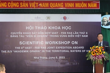  Giáo sư, Viện sĩ Châu Văn Minh, Chủ tịch Viện Hàn lâm Khoa học và Công nghệ Việt Nam phát biểu tại hội thảo