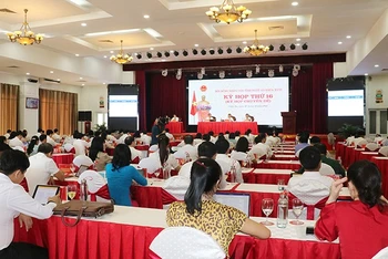 Kỳ họp thứ 16 Hội đồng nhân dân tỉnh Nghệ An khóa XVIII tổ chức lấy phiếu tín nhiệm.