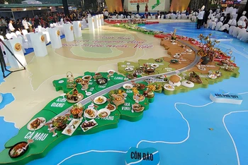 Bản đồ ẩm thực Việt Nam được trưng bày tại lễ hội.