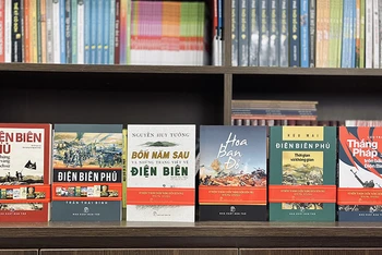 Sáu tựa sách trong bộ Điện Biên Phủ vừa được phát hành.