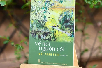 Bìa cuốn truyện ký "Về nơi nguồn cội".