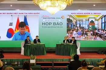 Quang cảnh buổi họp báo.