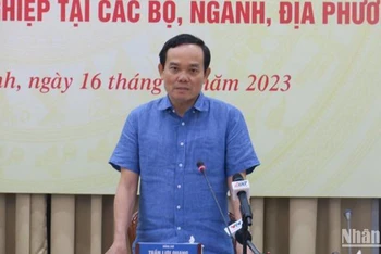 Phó Thủ tướng Trần Lưu Quang phát biểu tại hội nghị.