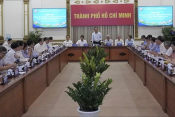 Bí thư Thành ủy Thành phố Hồ Chí Minh Nguyễn Văn Nên phát biểu tại hội nghị. Ảnh: Trung tâm báo chí