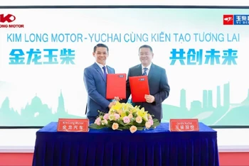 Kim Long motor và Tập đoàn Yuchai ký kết thỏa thuận cấp phép chuyển giao công nghệ và phân phối độc quyền các sản phẩm động cơ. 