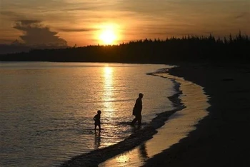 Bờ biển tại Pekan Bada, ngoại ô Banda Aceh, Indonesia, ngày 17/4/2022. (Ảnh: AFP/ TTXVN)