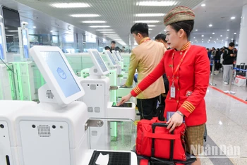 [Ảnh] Cận cảnh hệ thống xuất, nhập cảnh tự động tại sân bay Nội Bài