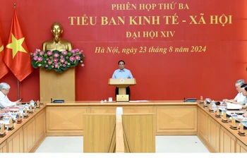 Thủ tướng Phạm Minh Chính, Trưởng Tiểu ban kinh tế -xã hội Đại hội XIV của Đảng chủ trì Phiên họp thứ ba của Tiểu ban.