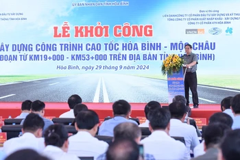 Thủ tướng Phạm Minh Chính phát biểu tại lễ khởi công tuyến đường cao tốc Hoà Bình-Mộc Châu.