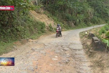 Quảng Trị: Đường giao thông miền núi xuống cấp nghiêm trọng