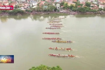 Lễ hội đua thuyền mừng Độc lập trên quê hương Đại tướng Võ Nguyên Giáp