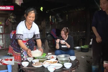 Lễ cúng cơm mới của người Mông ở Lai Châu