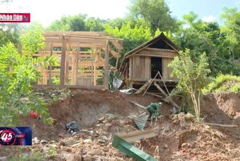 Bộ đội làm nhà cho dân vùng lũ Kỳ Sơn, Nghệ An