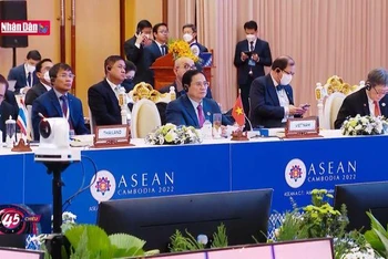 Thủ tướng dự Hội nghị cấp cao ASEAN+3