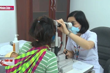Phẫu thuật mắt miễn phí cho người dân vùng biên giới