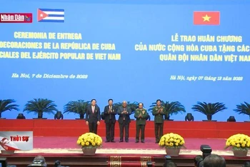 Trao Huân chương của Nhà nước Cuba tặng lãnh đạo Bộ Quốc phòng