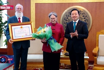 Trao tặng Huy chương Hữu nghị vì sự nghiệp môi trường Việt Nam