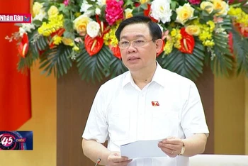 Chủ tịch Quốc hội chủ trì cuộc làm việc với Ban Thường vụ Thành ủy TP Hồ Chí Minh