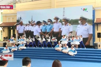 Sôi động ngày hội ''Tự hào biển đảo quê hương'' của học sinh Hà Nội
